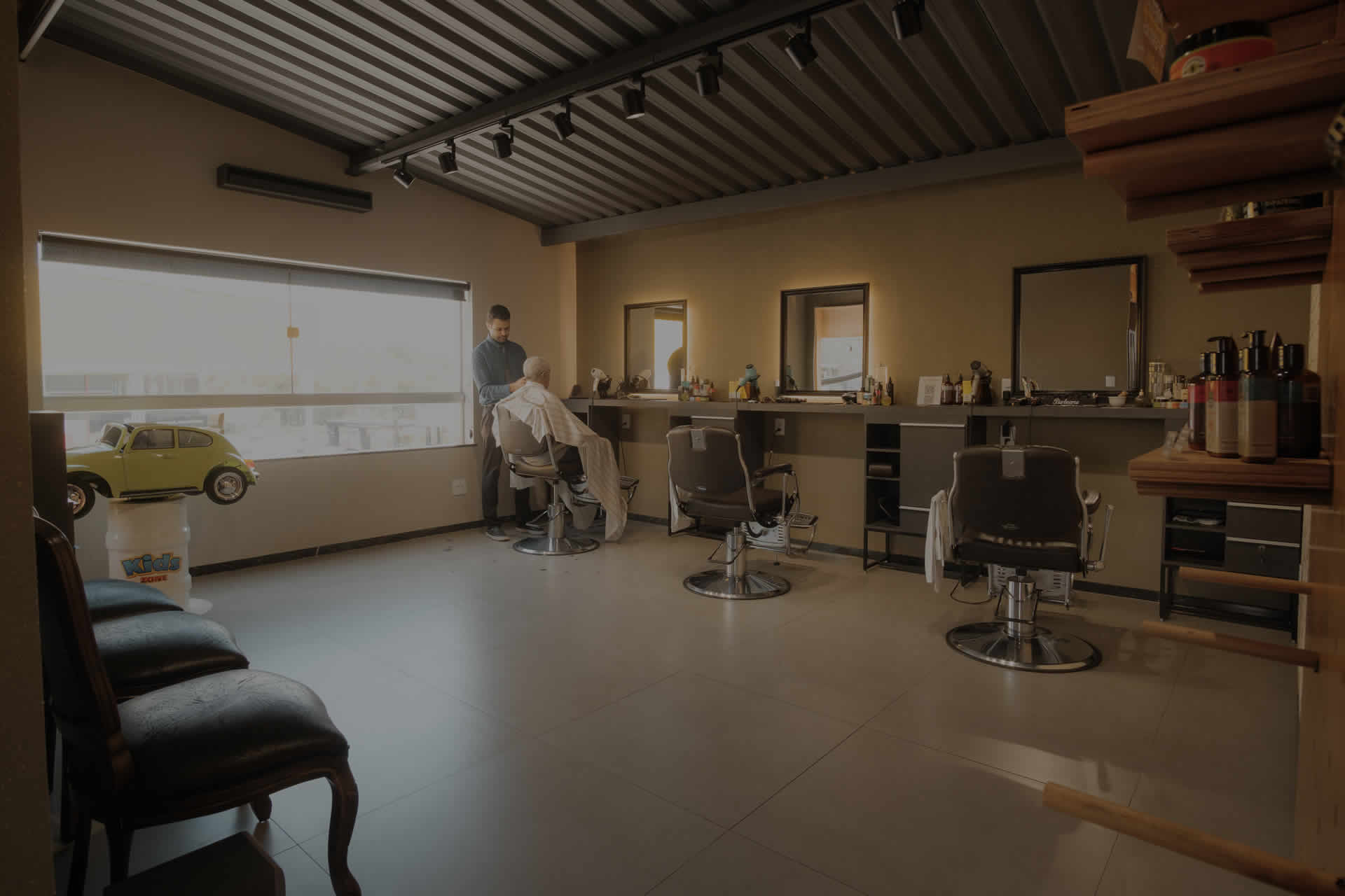 Slide-Servicos-Barbearia-Dipatrones